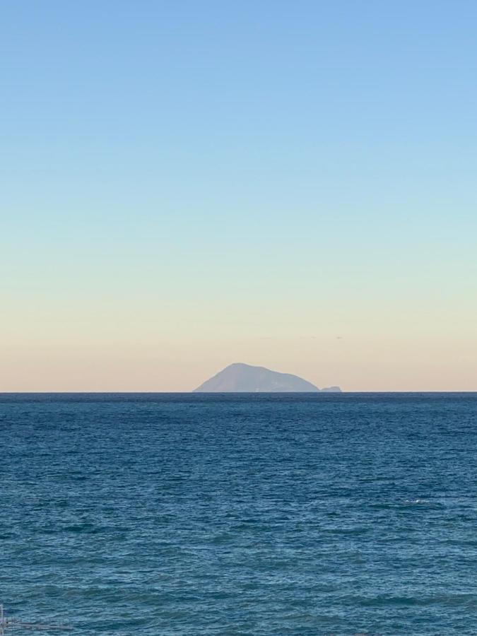 شقة La Porta Delle Eolie Capo dʼOrlando المظهر الخارجي الصورة